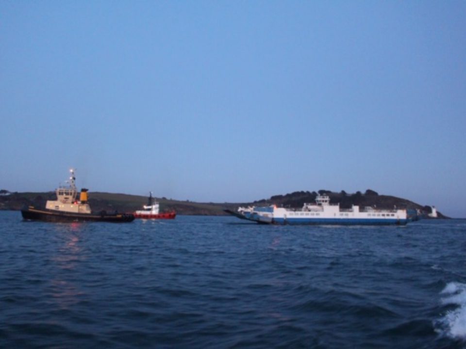 lynher-ferry-arrives-for-refit