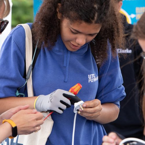 Learning Centre – Learning about careers in engineering – young women from Plymouth schools and colleges visit Tamar Crossings for Women in STEM Day